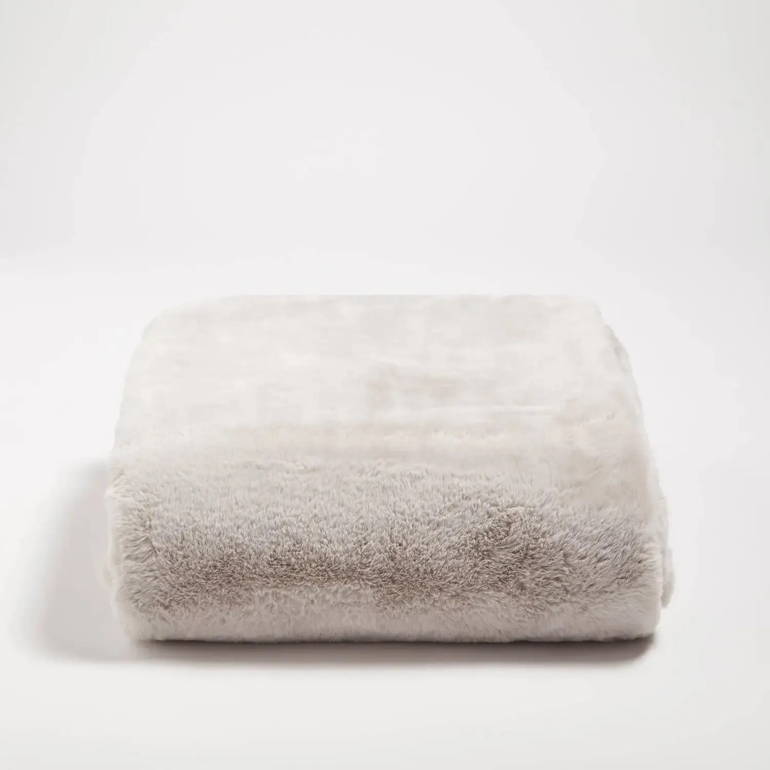 ïn home Recycled Polyester Faux Fur Throw - Grey