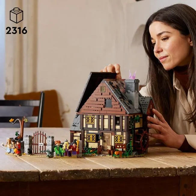 LEGO Ideas Disney Hocus Pocus: The Sanderson Sisters' Cottage 21341