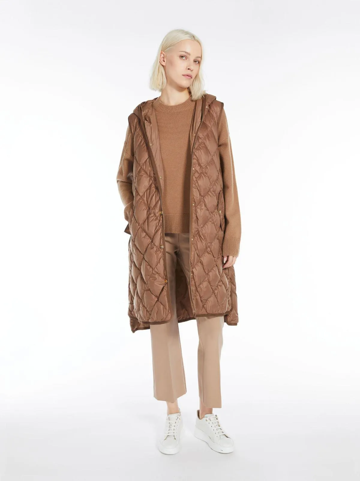 Water-resistant padded gilet