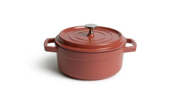 Habitat 2.4 Litre Cast Aluminium Casserole Dish - Red
