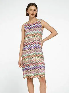 Sleeveless dress with zigzag dress
