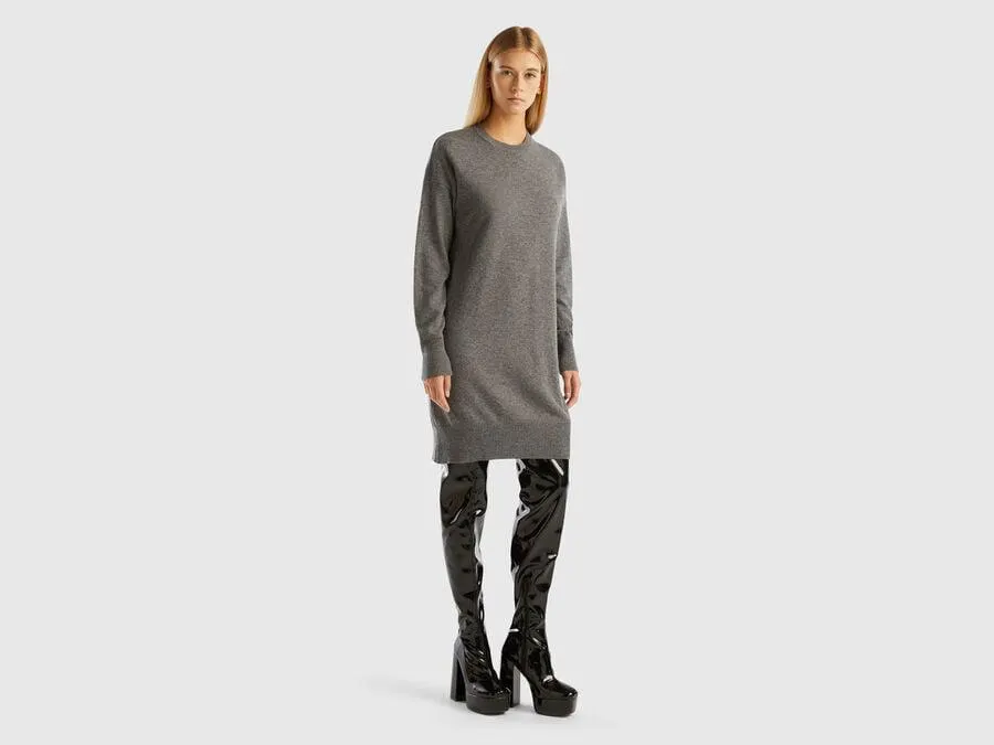 Crew neck knit dress