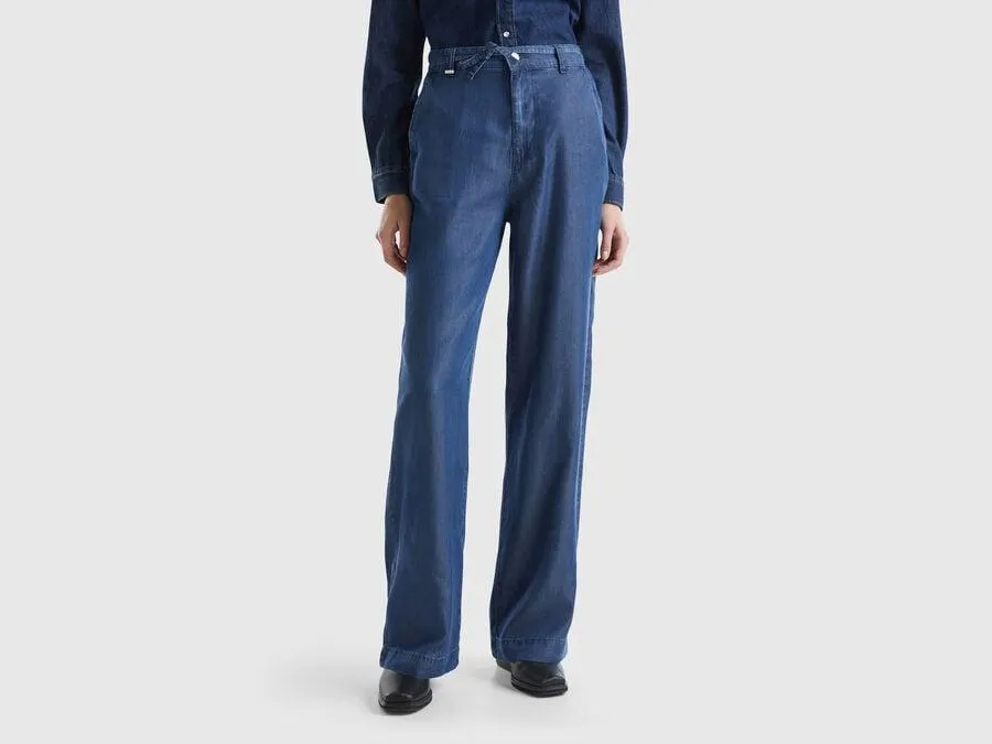 Wide trousers in sustainable viscose