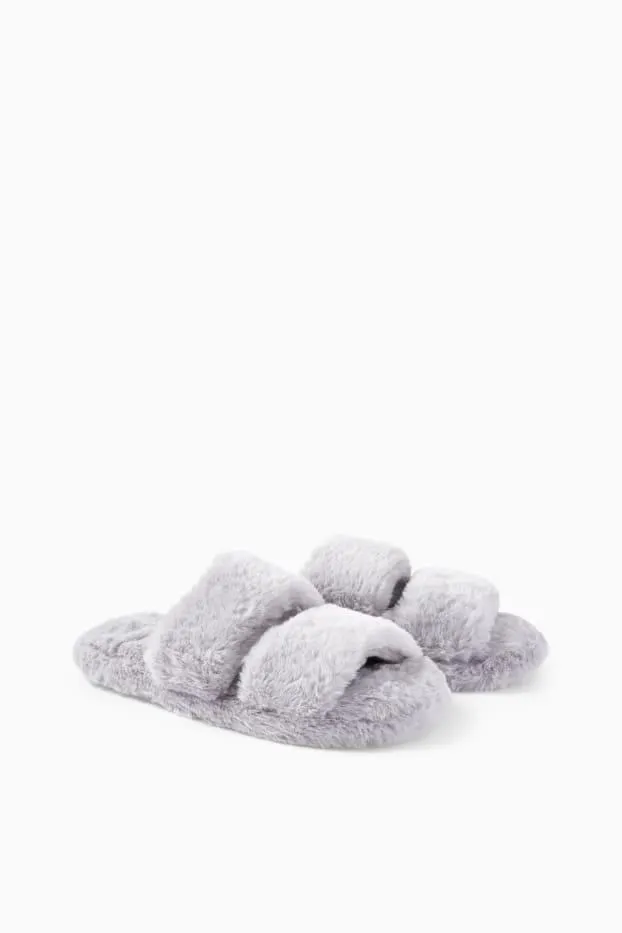 Faux fur slippers