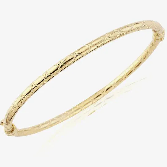 9ct Engraved Zigzag Oval Hinged Bangle BN402