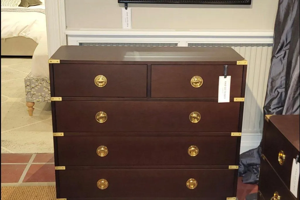 Greenwich Chest of Draws - Ex Display.