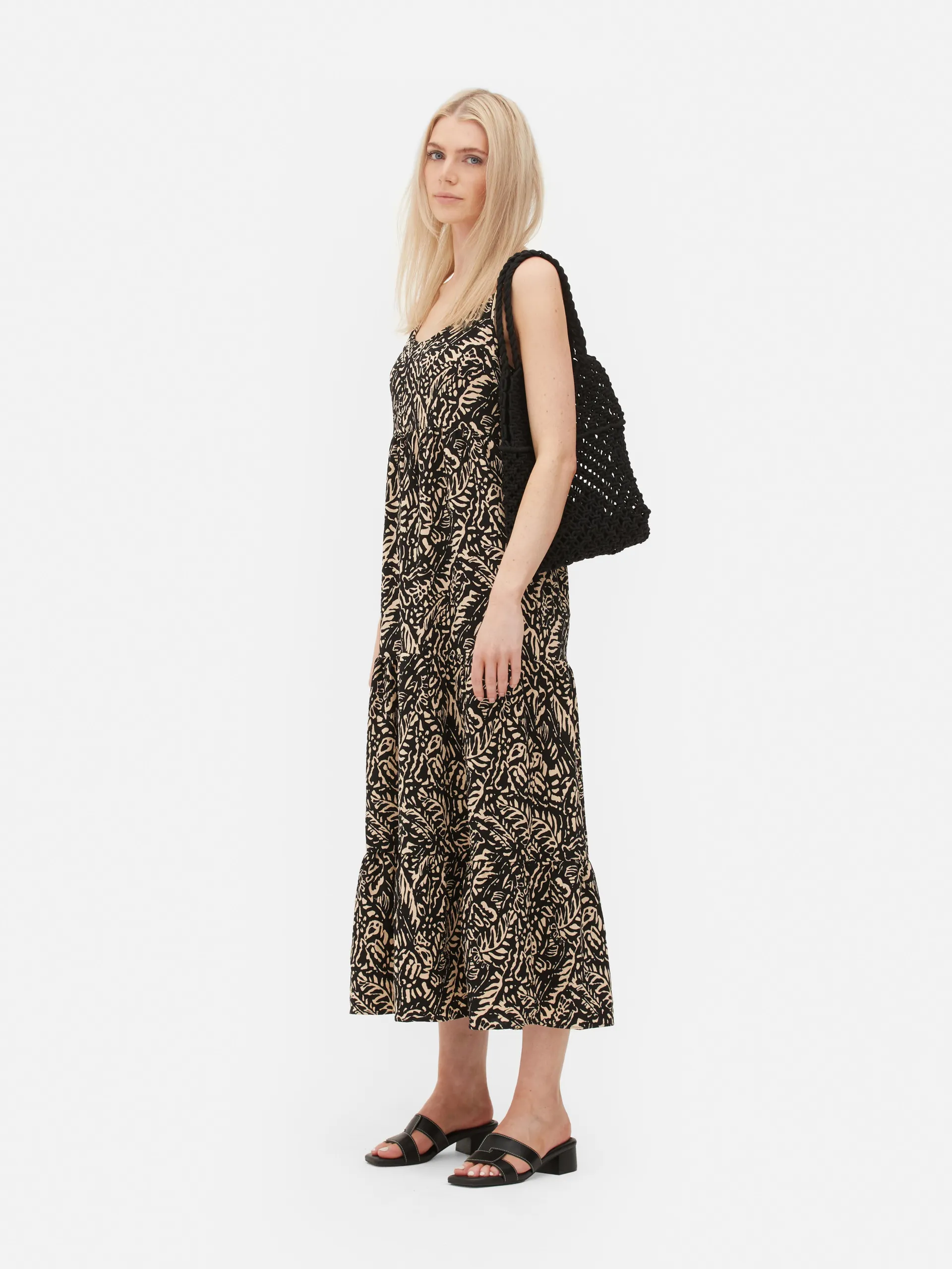 Robe longue à bretelles et superpositions