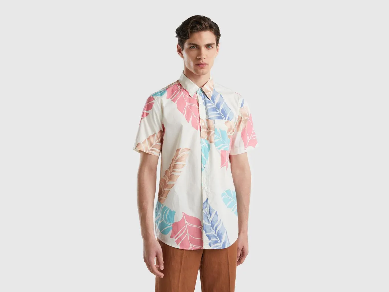 Short sleeve patterned shirt