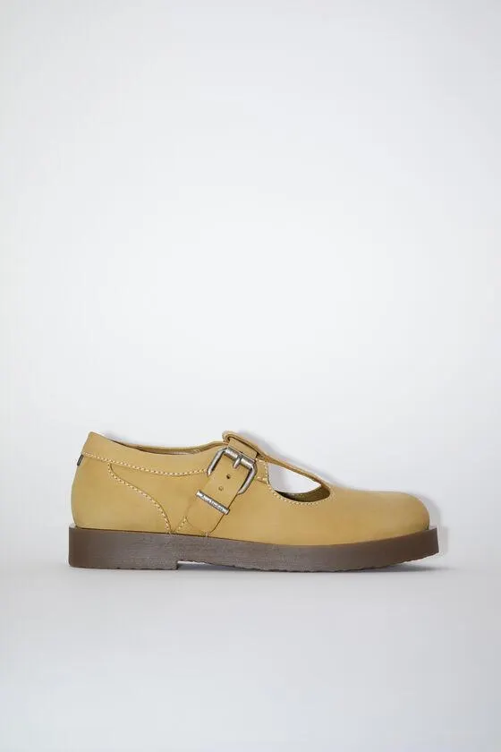 Leather buckle shoes