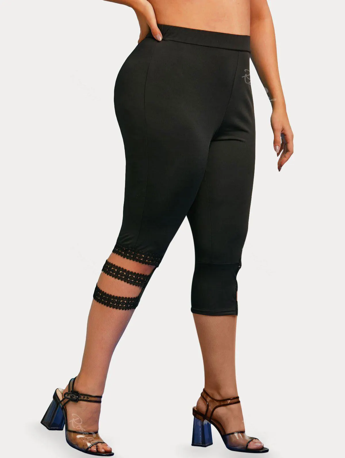 Plus Size Ladder Cutout Lace Panel Cropped Leggings - 3x
