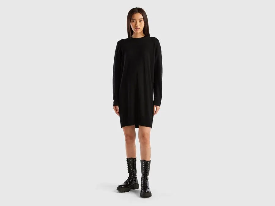 Crew neck knit dress