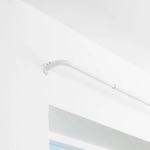 Room Darkening Extendable Metal Eyelet Curtain Pole