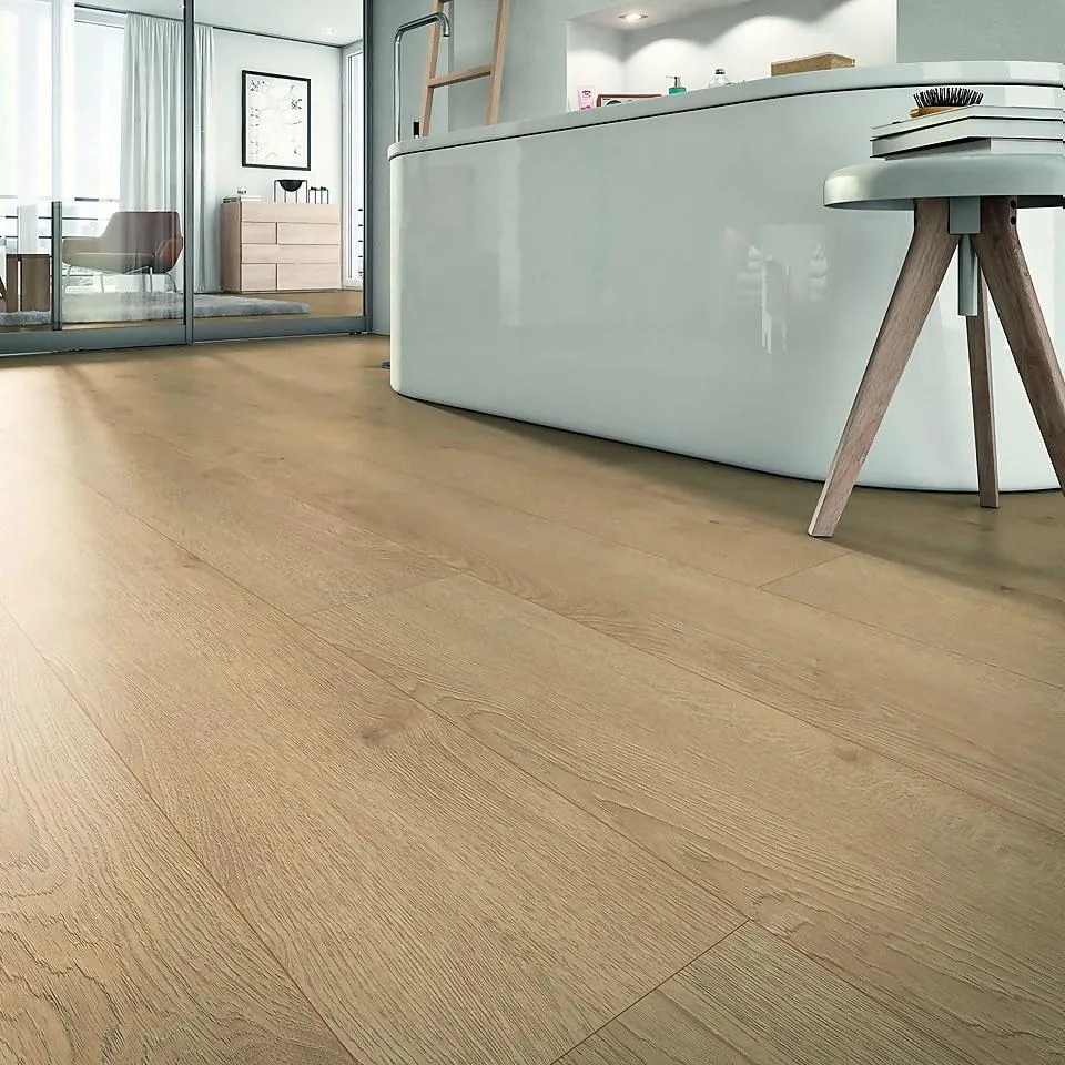 EGGER HOME Light Redmond Oak 8mm Aqua+ Laminate Flooring - 1.99 sqm Pack