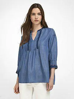 Blouse with 3/4-length sleeves