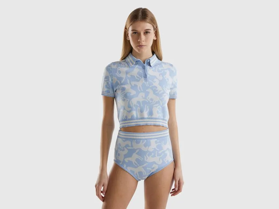 Cropped polo shirt with horses