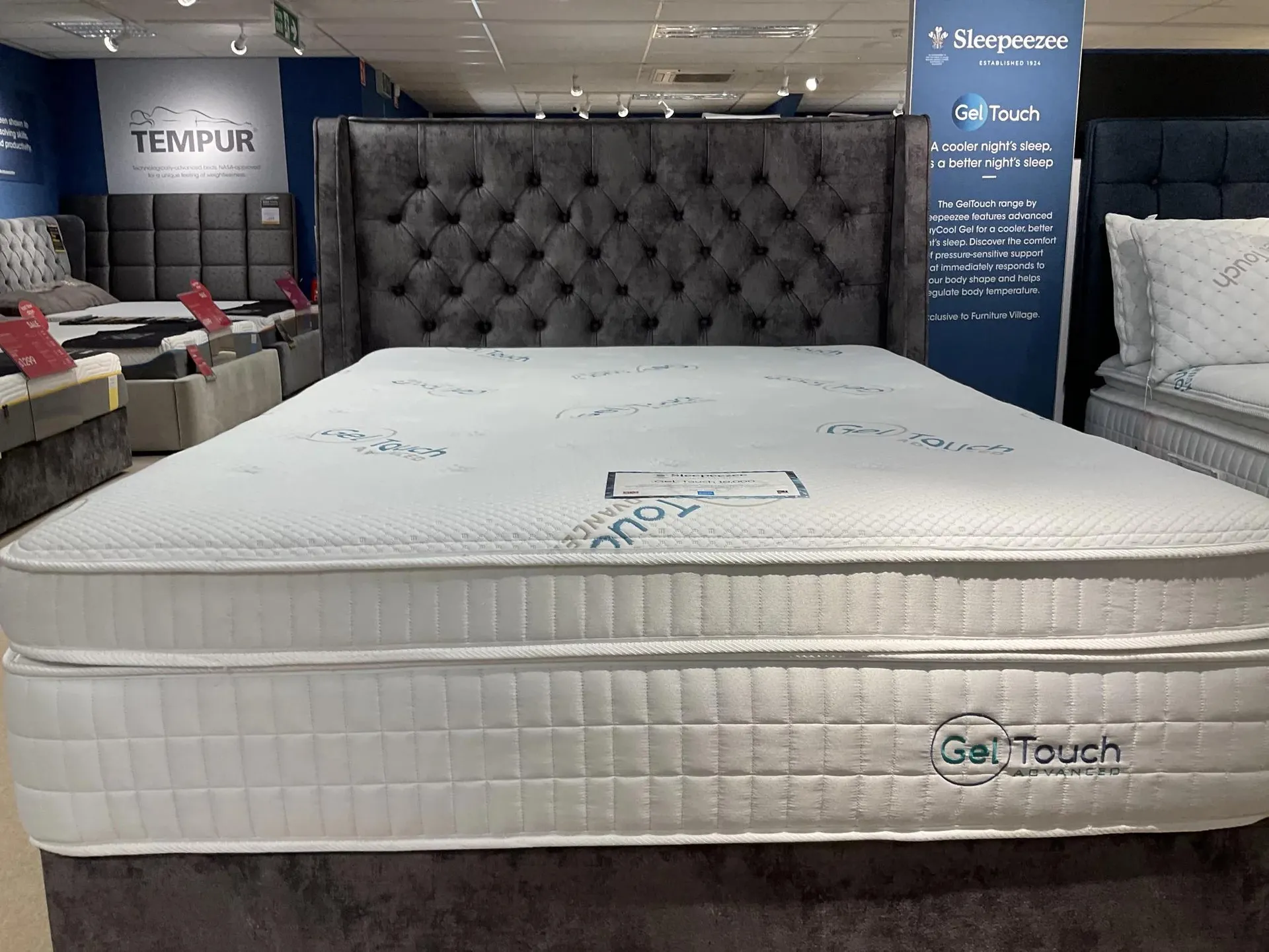 Sleepeezee 5ft Geltouch advance 10000 divan set with headboard