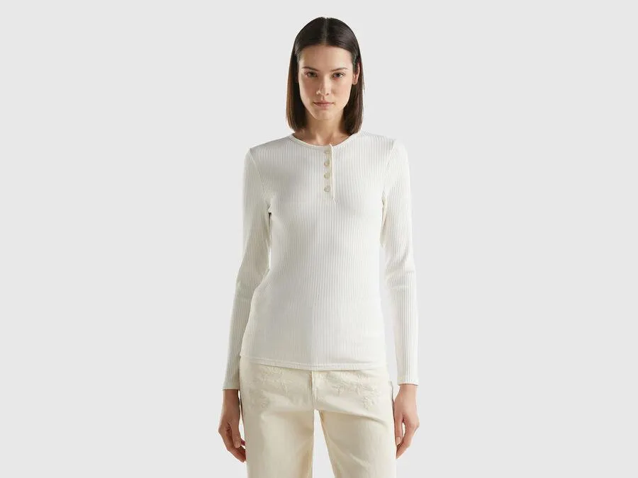 Ribbed henley t-shirt