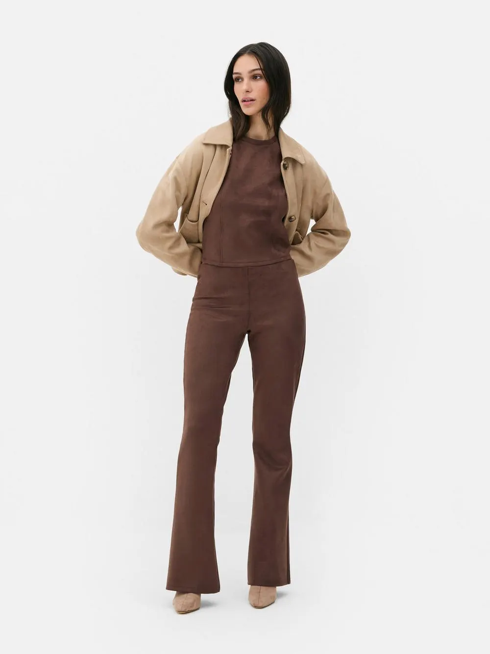 Pantaloni svasati in camoscio sintetico