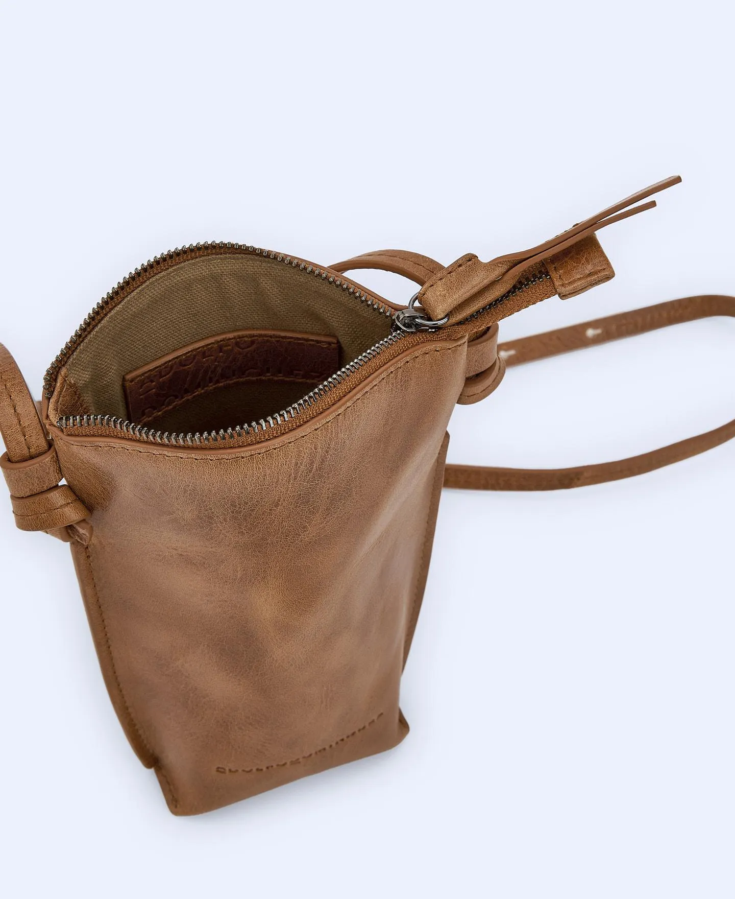 Responsible leather mobile phone holder