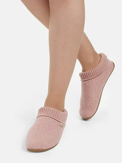 Slippers in pure new wool