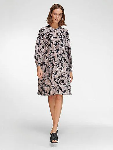 Dress with wide 3/4-length sleeves