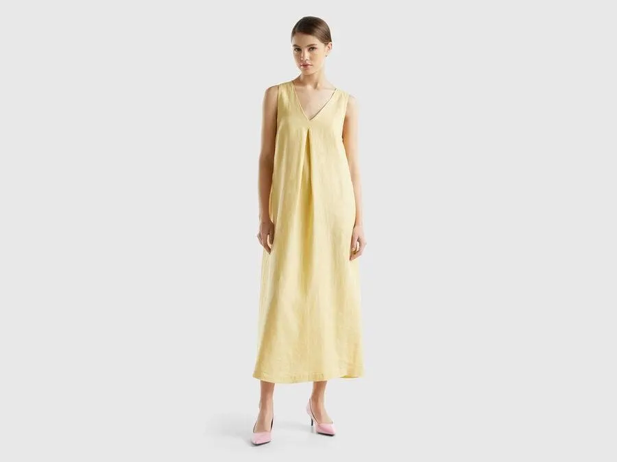 Sleeveless dress in pure linen