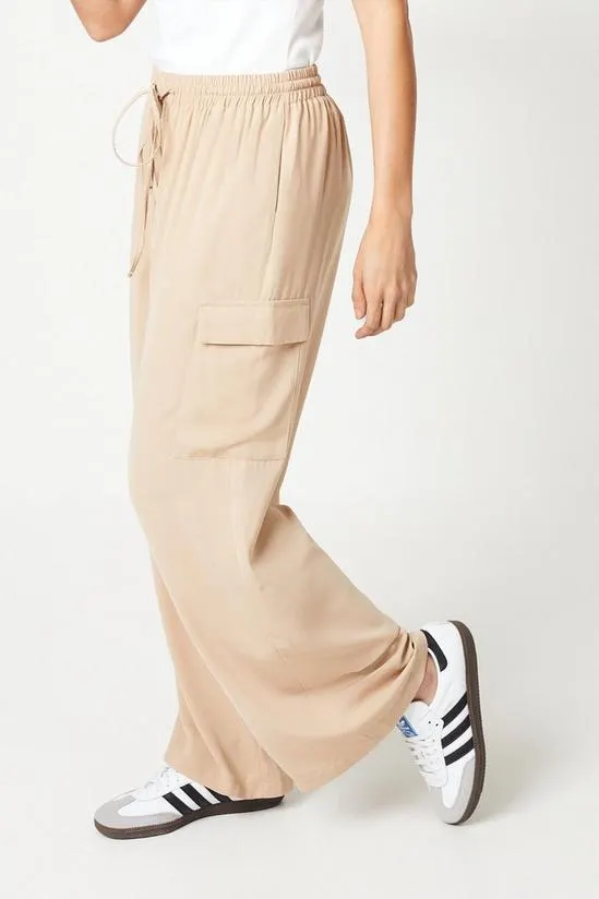 Petite Pocket Straight Leg Trouser