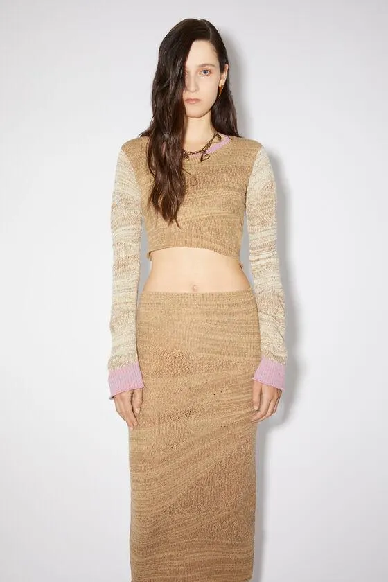 Asymmetric distorted jumper