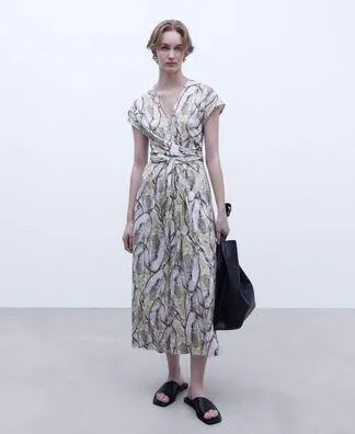 Printed dress knotted on waist