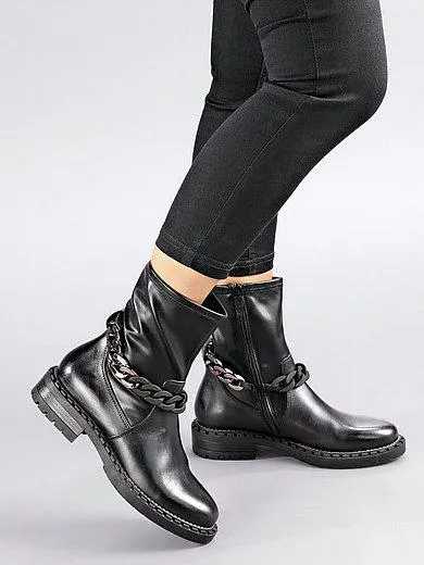 Ankle boots in cowhide nappa