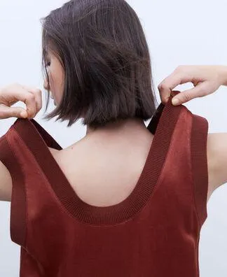 Round collar t-shirt