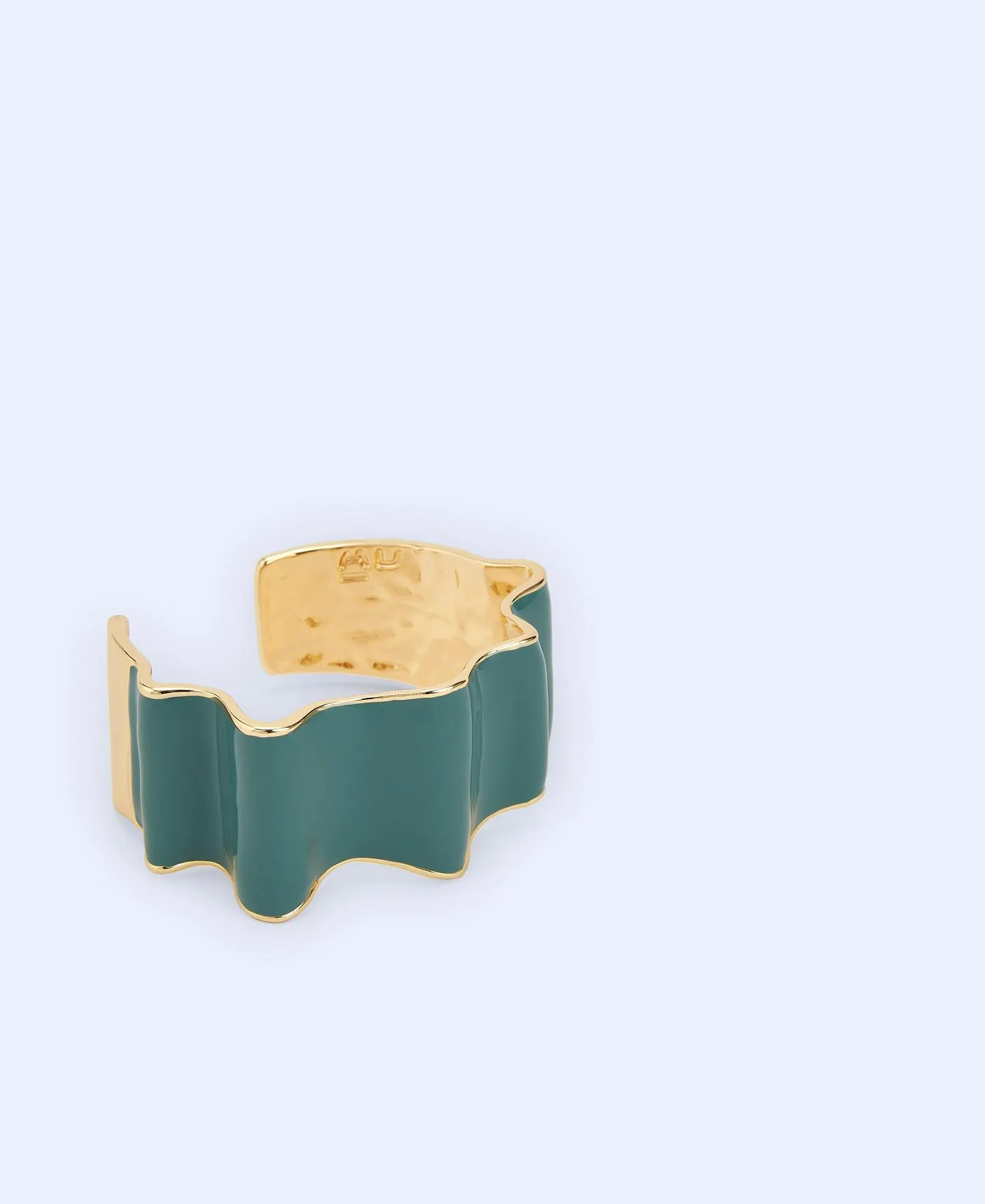 Zinc and resin pleated bracelet