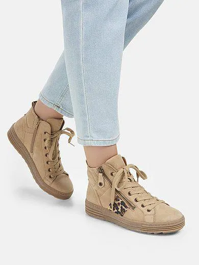 Ankle-high sneakers in kidskin suede