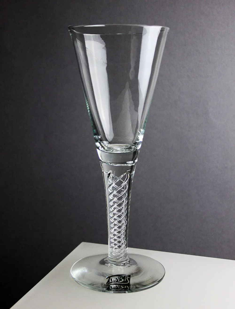 Red Wine Air Twist Glass
