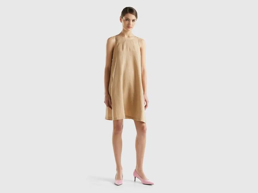 Sleeveless dress in pure linen
