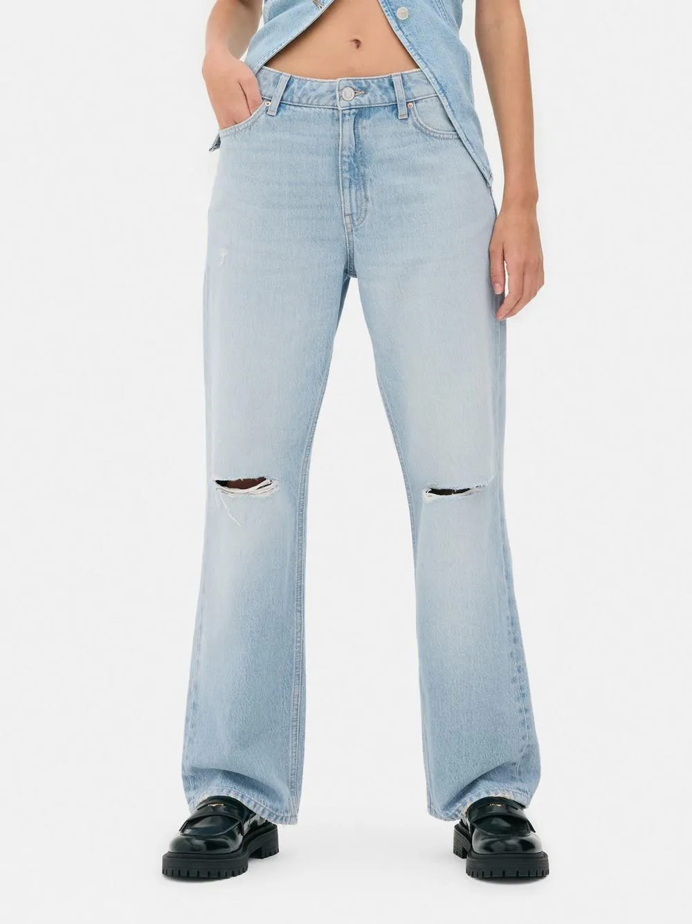 Mid Rise Ripped Straight Leg Jeans