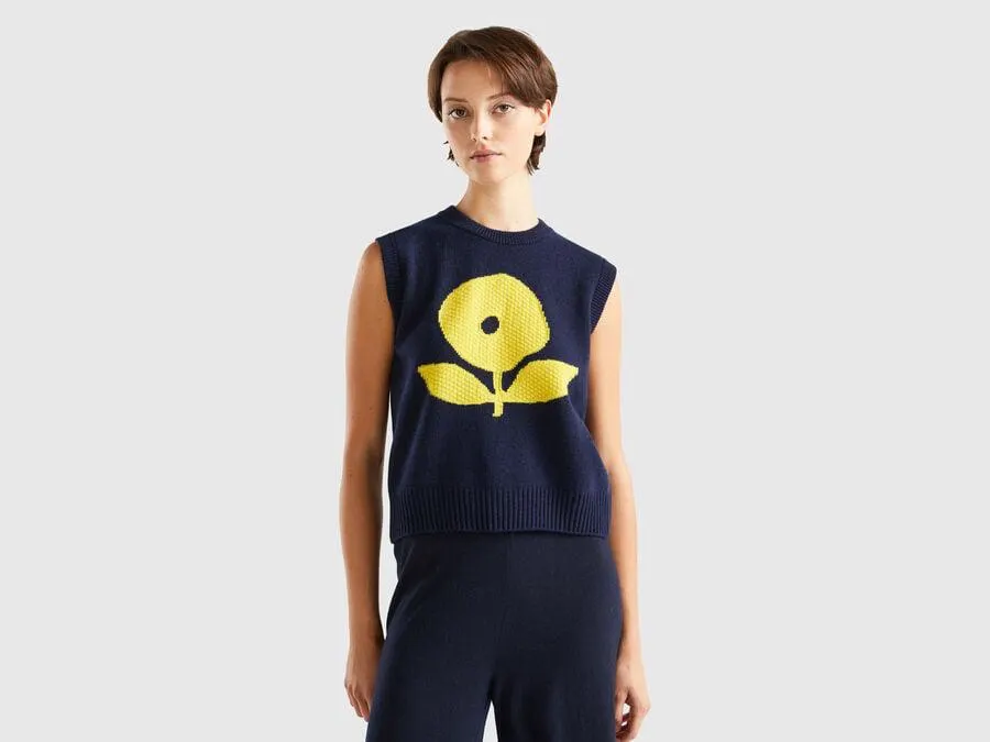 Vest with floral inlay