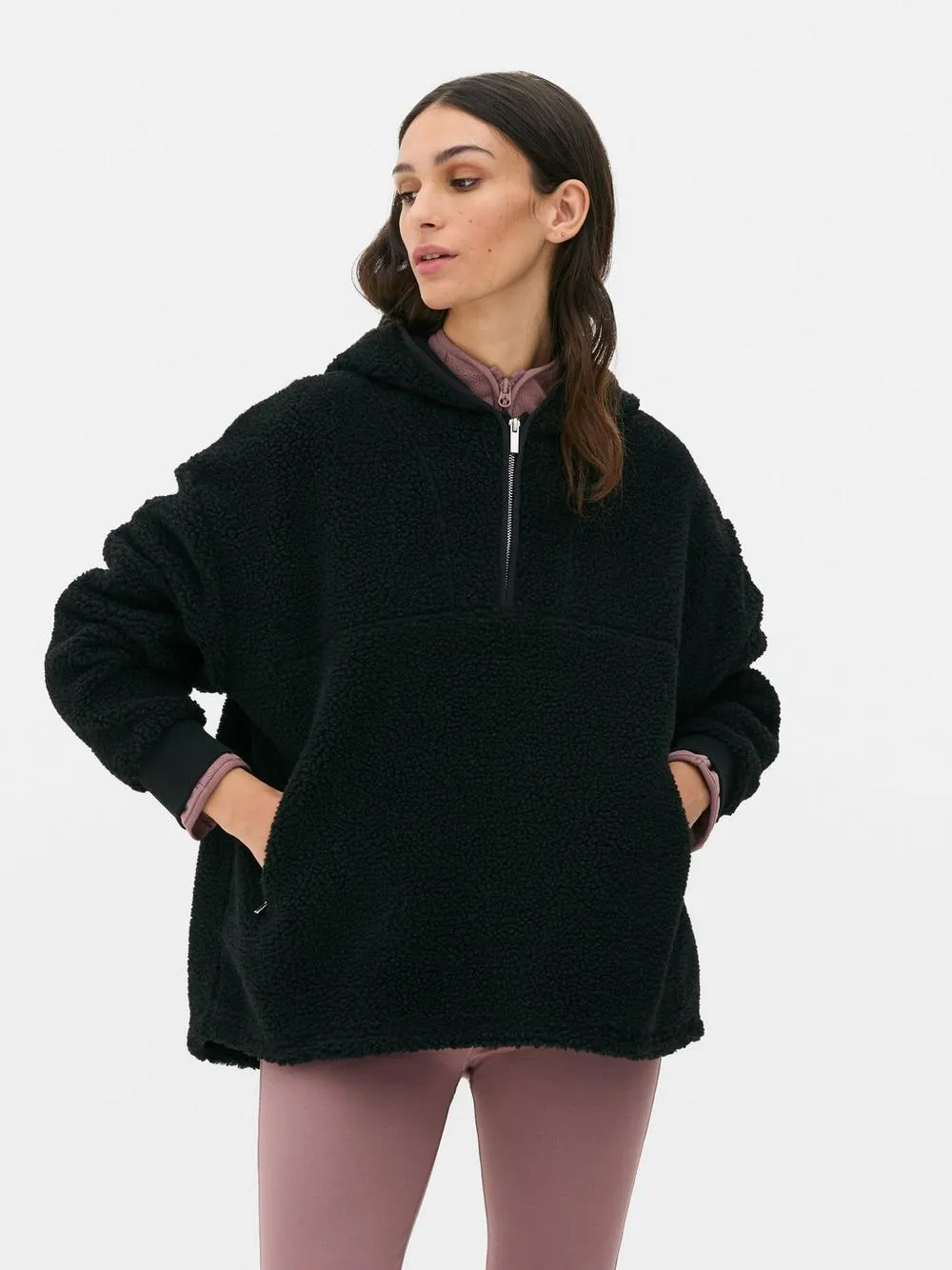 Felpa con cappuccio e mezza-zip in sherpa