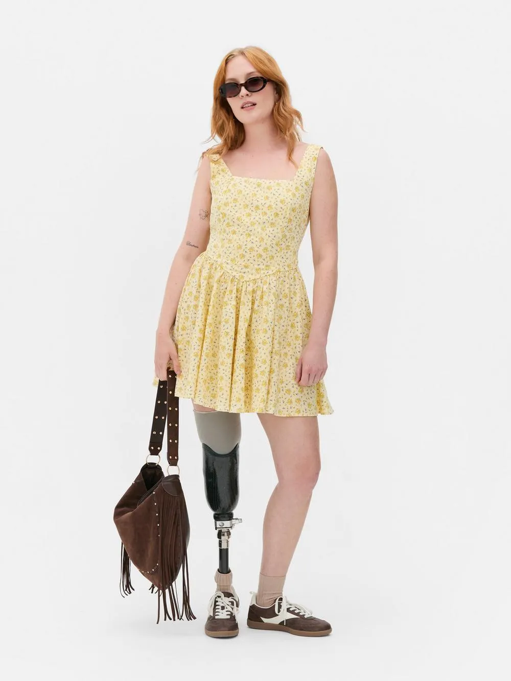 Minivestido con corsé y lazos