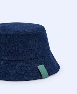 Bucket hat in denim