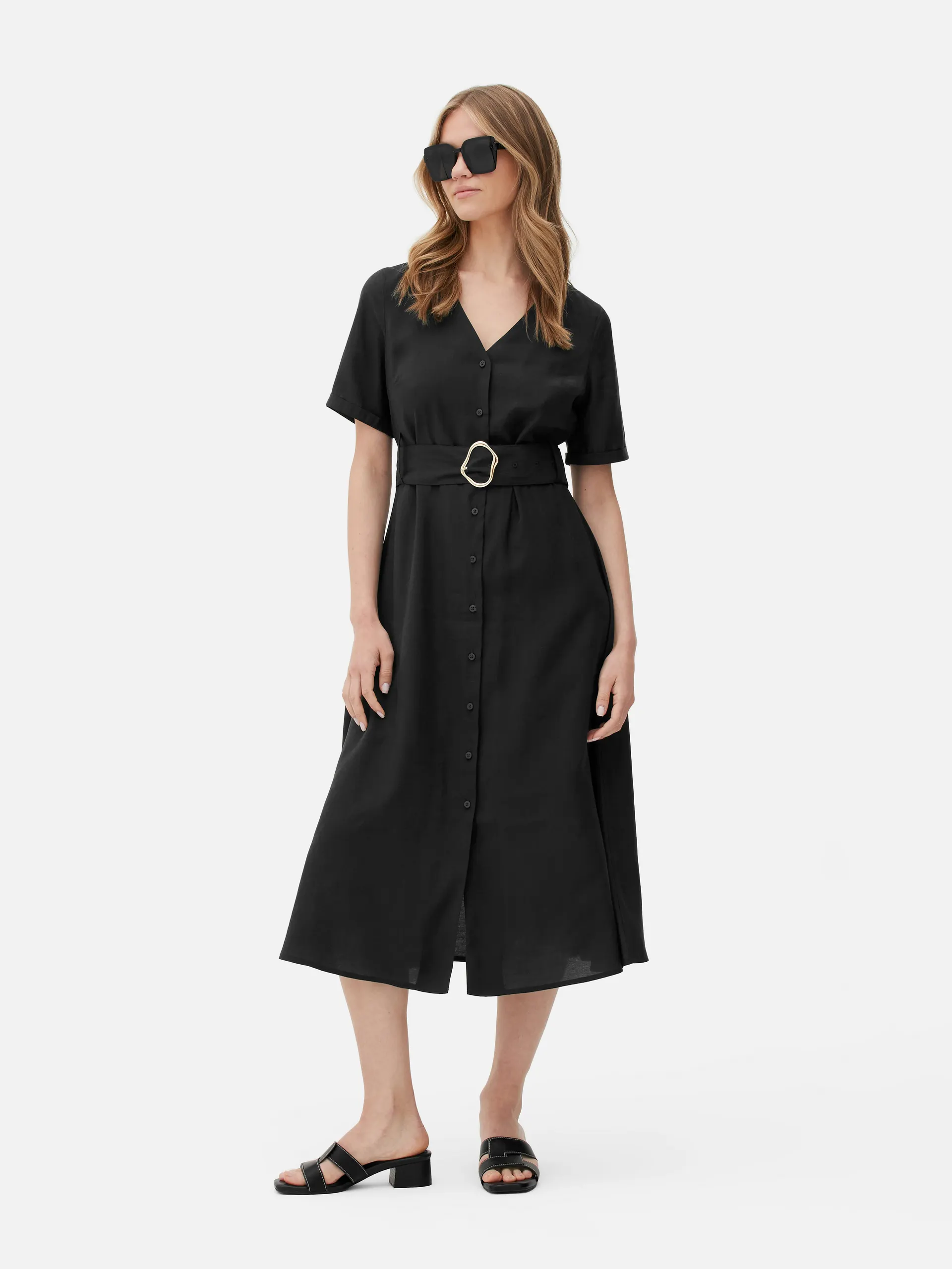 Vestito midi con cintura e scollo a V