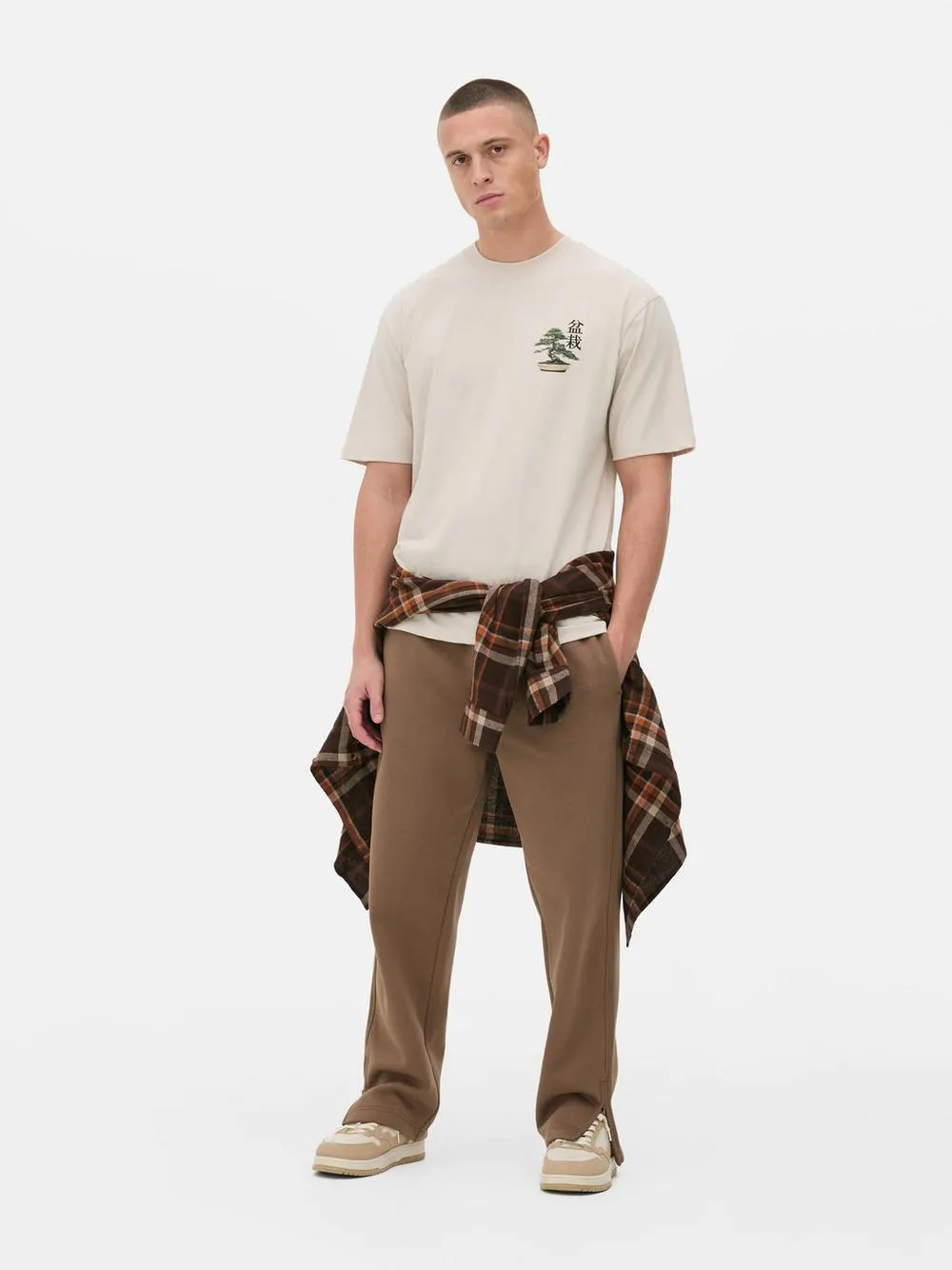 T-shirt met print van bonsaiboom