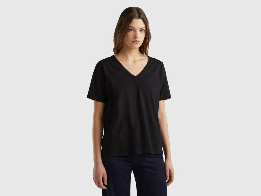 V-neck t-shirt in slub cotton