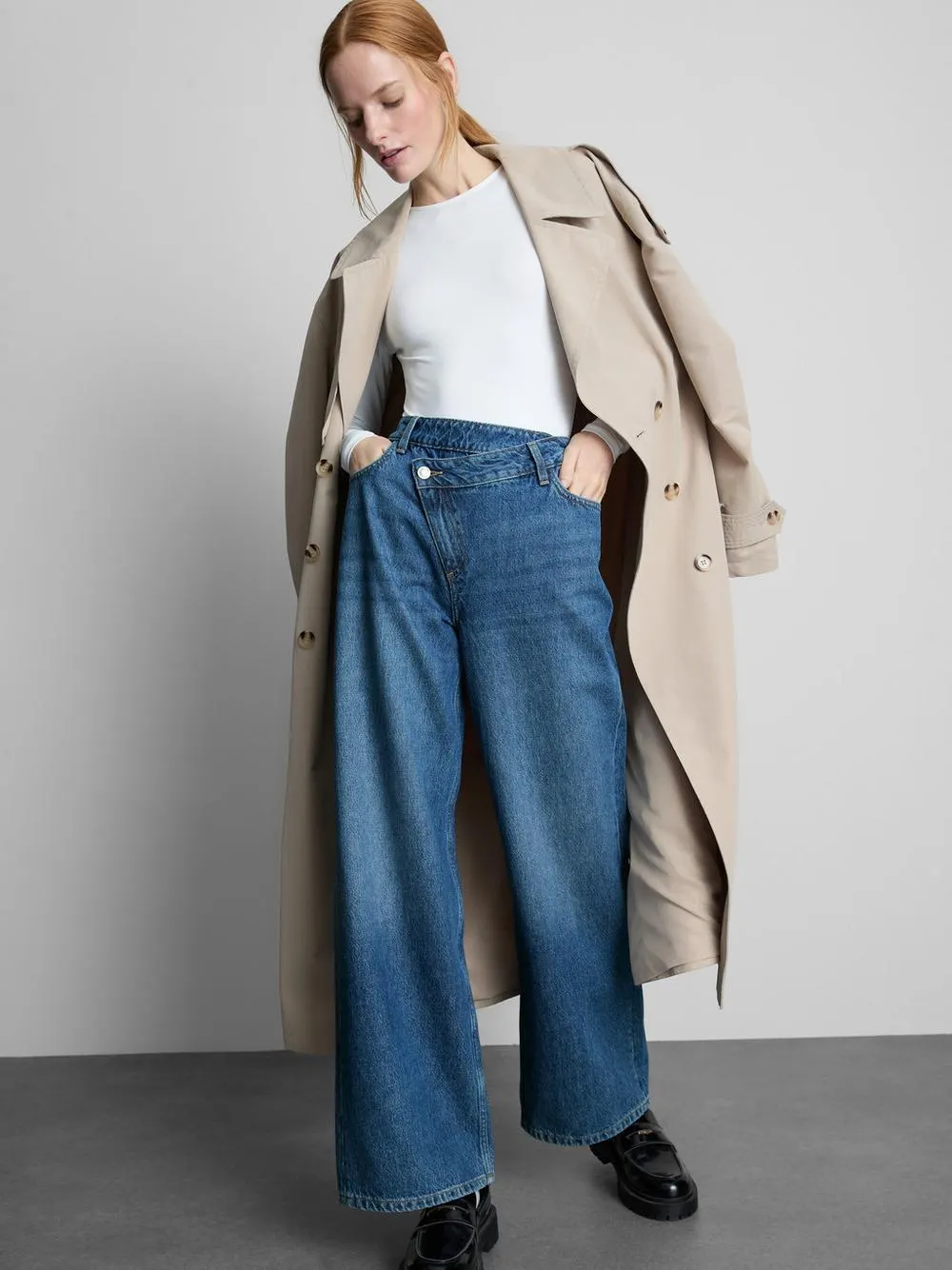 Asymmetric Waistband Straight Leg Jeans