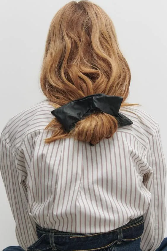 SQUARE LEATHER SCRUNCHIE