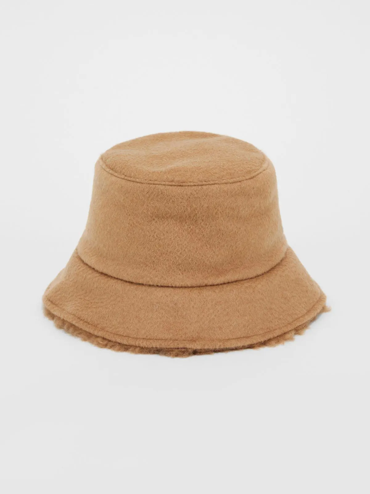 Reversible Teddy fabric and camel colour hat