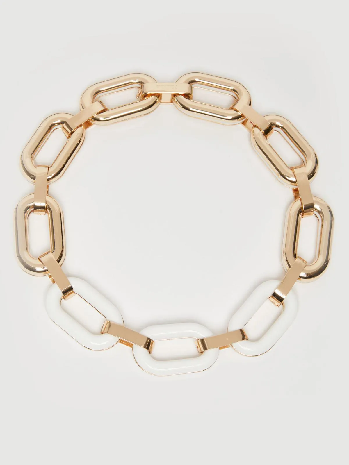 Resin and metal chain necklace