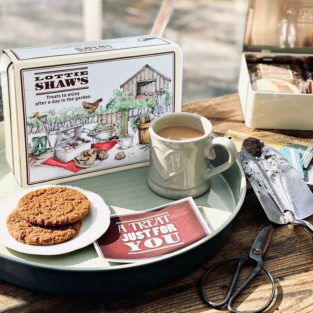 Gardener's Tin Of Tea Time Treats