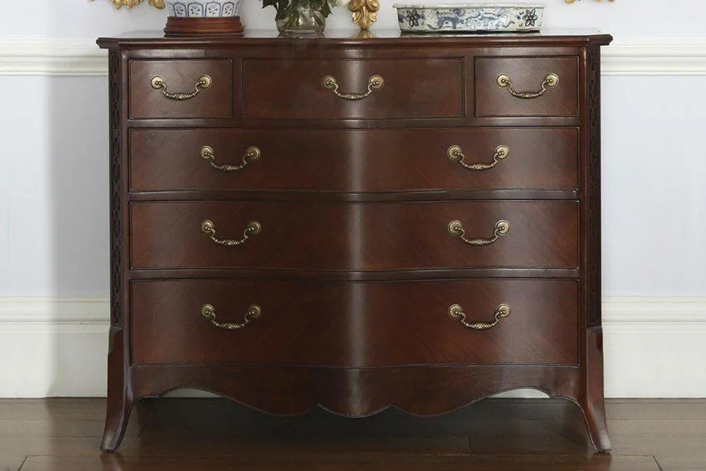 Georgian Chest of Drawers