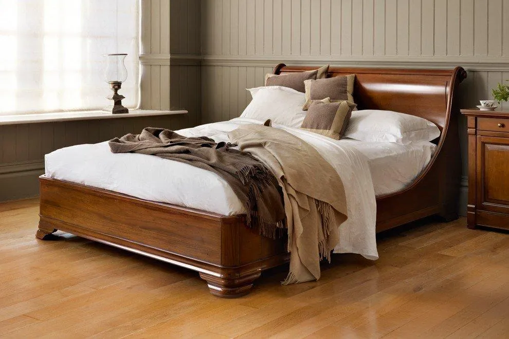 Manoir Socle Bed